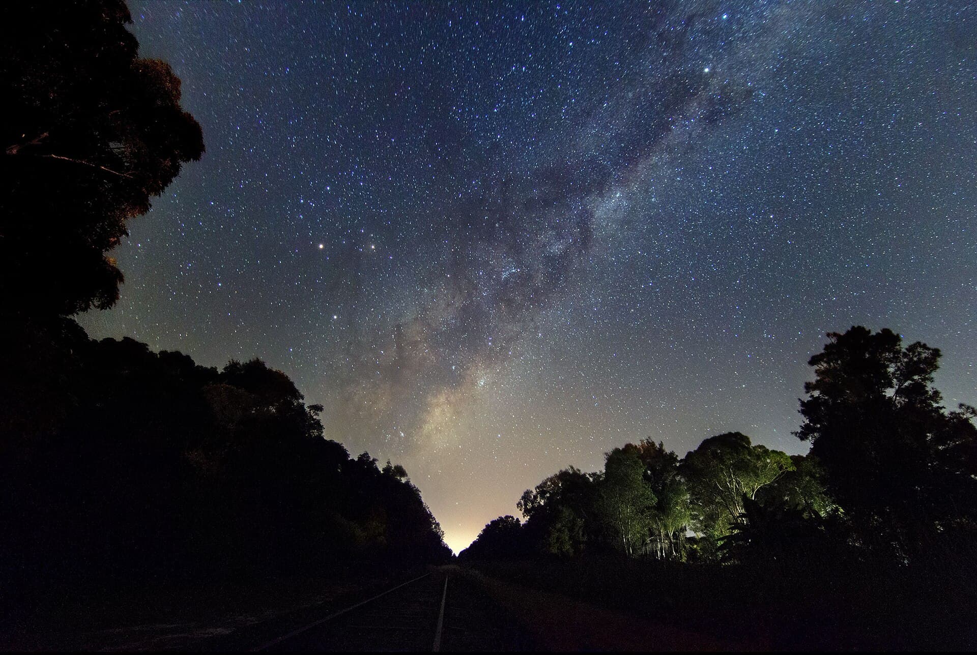 Yükselen Burç Nedir, Nasıl Hesaplanır? İlk İzleniminizin Astrolojik Şifresi